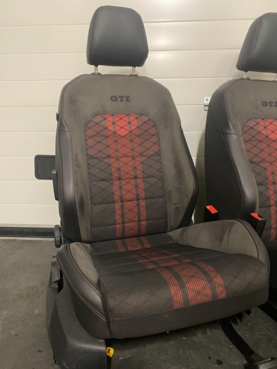 03219c74 e377 4e4c ad14 fd5890600b6a