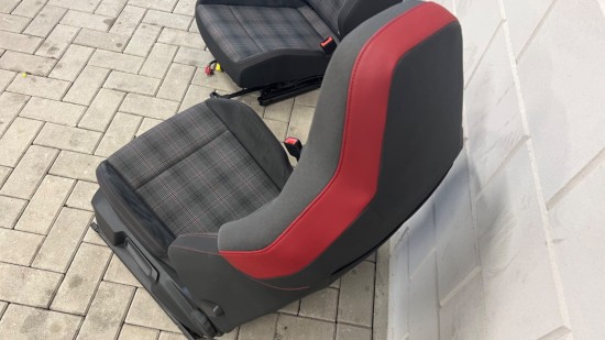 Set Volkswagen Golf 8 GTI stoelen met armsteun - Volkswagen Caddy