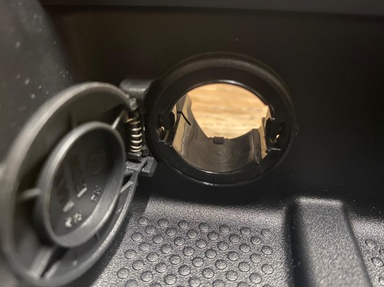 Dashboard opbergvak met 12V voorbereiding