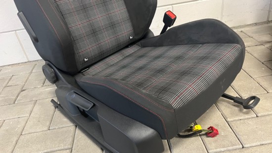 Set Volkswagen Golf 8 GTI stoelen met armsteun - Volkswagen Caddy