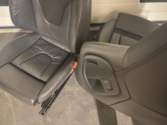 Audi S5 stoelen - volledig zwart leder / electrisch
