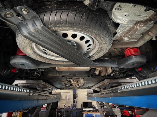 Set Koni verkorte achteras dempers - Volkswagen Caddy Cargo MK5