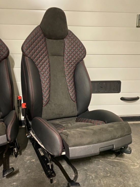 RS stoelen - Custom Made - Volkswagen Caddy