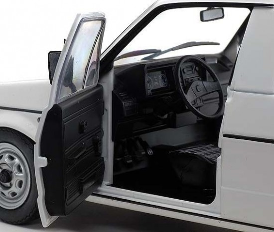 Solido Volkswagen Caddy MK1 1:18 - Uni Wit Fabrieksaf