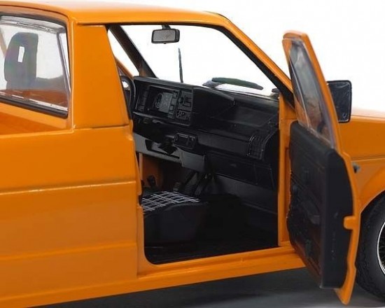 Solido Volkswagen Caddy MK1 1:18 - Custom Uni Oranje