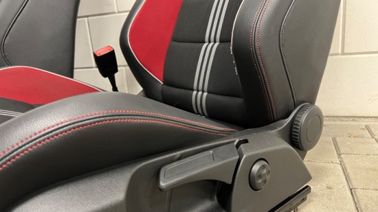 Set Volkswagen Golf 6 GTI Adidas stoelen - Volkswagen Caddy