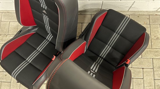 Set Volkswagen Golf 6 GTI Adidas stoelen - Volkswagen Caddy