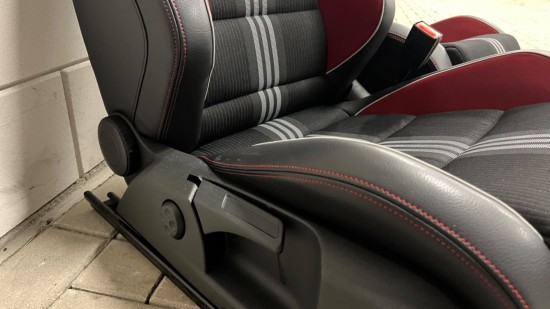 Set Volkswagen Golf 6 GTI Adidas stoelen - Volkswagen Caddy