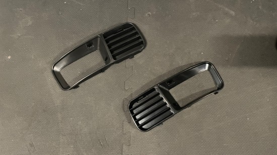 Voorbumper Grille Zijkant Met Mistlamp Uitsparing - Volkswagen Caddy MK2