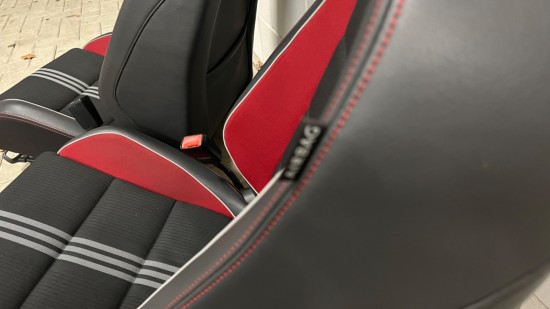 Set Volkswagen Golf 6 GTI Adidas stoelen - Volkswagen Caddy