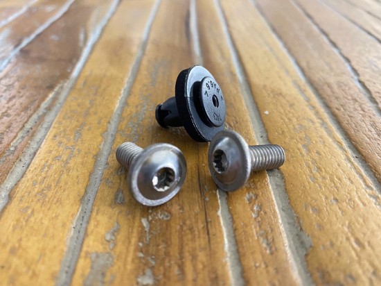 Bevestigingen Afdekplaat deurrail Volkswagen Caddy 2004 - 2020