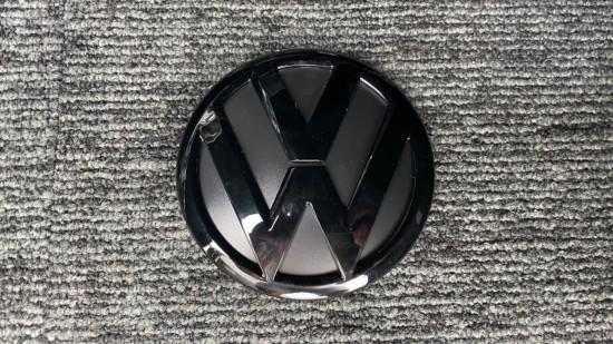 Volkswagen Logo Hoogglans Zwart Achterklep - Volkswagen Caddy MK4