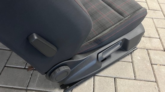 Set Volkswagen Golf 8 GTI stoelen met armsteun - Volkswagen Caddy