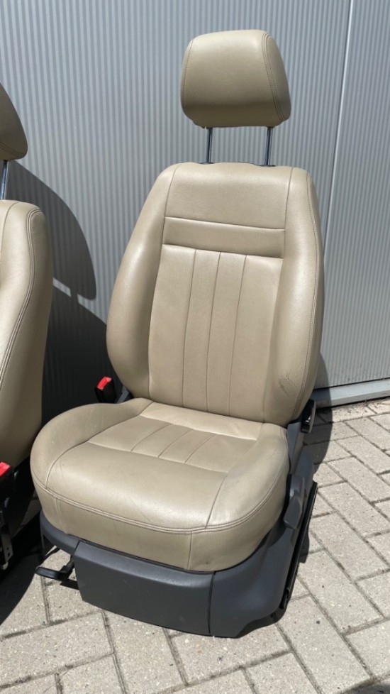 Set beige lederen stoelen - Volkswagen Caddy MK3 (GP)