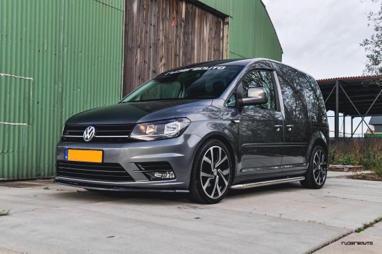 Voorspoiler Flat Hoogglans Zwart - Volkswagen Caddy MK4