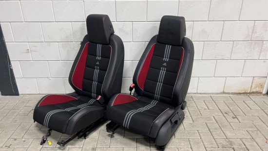 Set Volkswagen Golf 6 GTI Adidas stoelen - Volkswagen Caddy