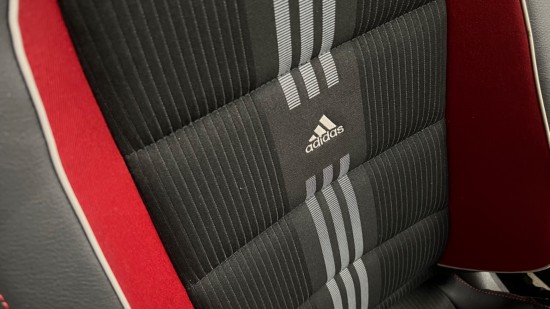 Set Volkswagen Golf 6 GTI Adidas stoelen - Volkswagen Caddy