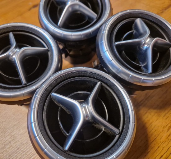 Mercedes AMG Luchtroosters - Volkswagen Caddy MK3 / 3 GP