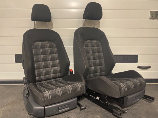 9799a5ab 18f3 45c1 9841 b79ed17e6cb1