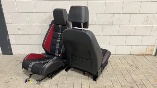 Set Volkswagen Golf 6 GTI Adidas stoelen - Volkswagen Caddy