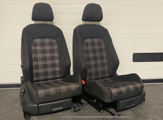 Set Volkswagen Golf 7.5 GTI - Ruit motief - De Caddy Winkel