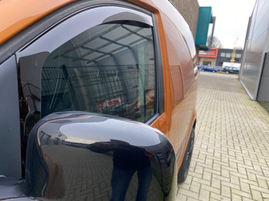 Climair Zijwindschermen Black - Volkswagen Caddy MK4