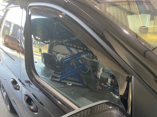 Climair Zijwindschermen Black - Volkswagen Caddy MK5