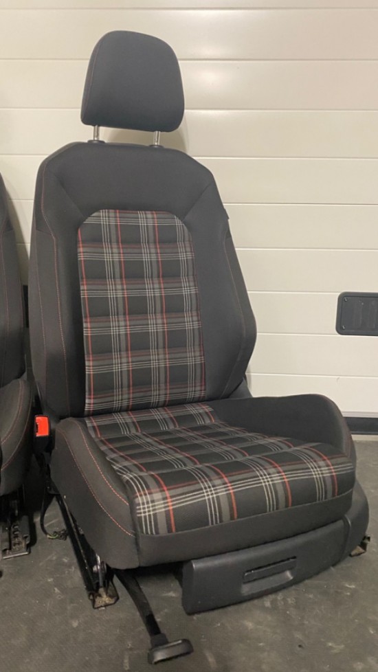 Set Volkswagen Golf 7.5 GTI - Ruit motief - De Caddy Winkel