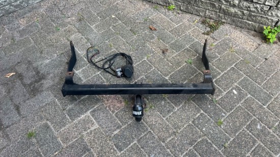 Trekhaak met stekker en kabelboom - Volkswagen Caddy MK2