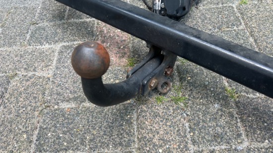 Trekhaak met stekker en kabelboom - Volkswagen Caddy MK2