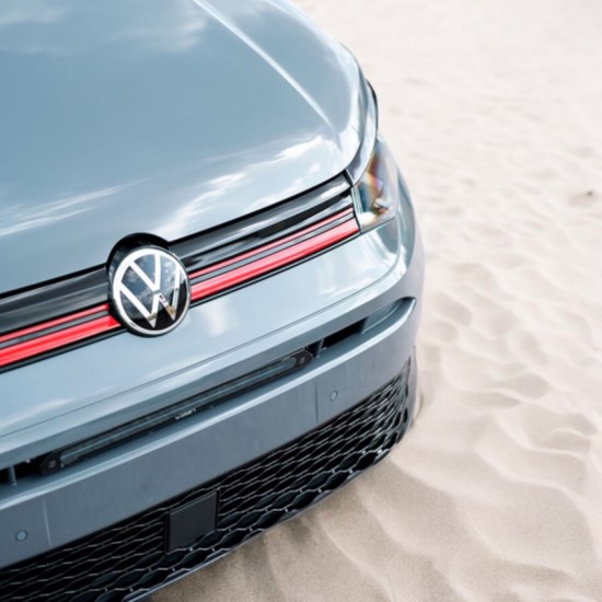 Boven Grille Glans Rode Striping - Volkswagen Caddy MK5 Cargo