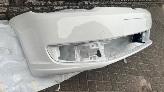 Voorbumper in kleur - Wit - LB9A - Volkswagen Caddy MK3 GP