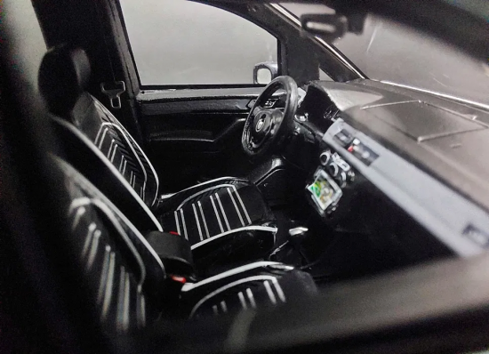 Official Volkswagen - Volkswagen Caddy MK4 Life 1:43 - Edition 35