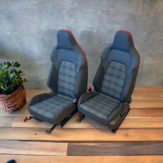 Set Volkswagen Golf 8 GTI stoelen - Volkswagen Caddy