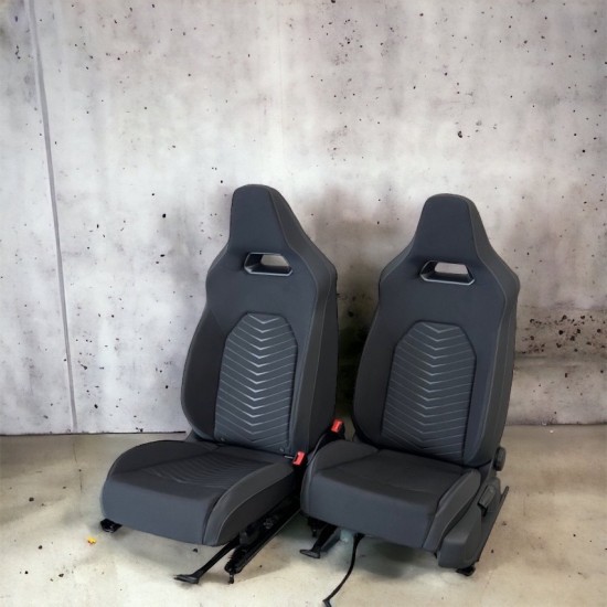 Set Cupra Born Schaalstoelen - Half Leder - Volkswagen Caddy | De Caddy Winkel | Barneveld