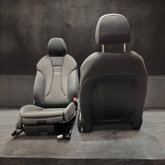 Set Audi A3 S-Line Widewing stoelen - Volkswagen Caddy