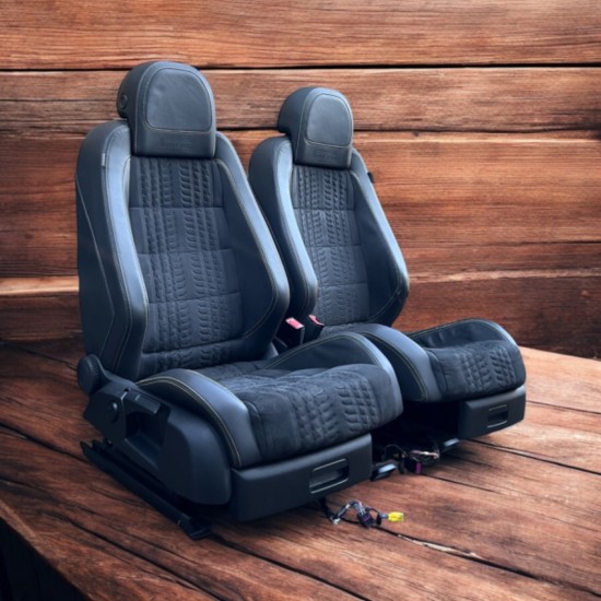 Set Volkswagen Golf 5 GTI Pirelli stoelen - Volkswagen Caddy