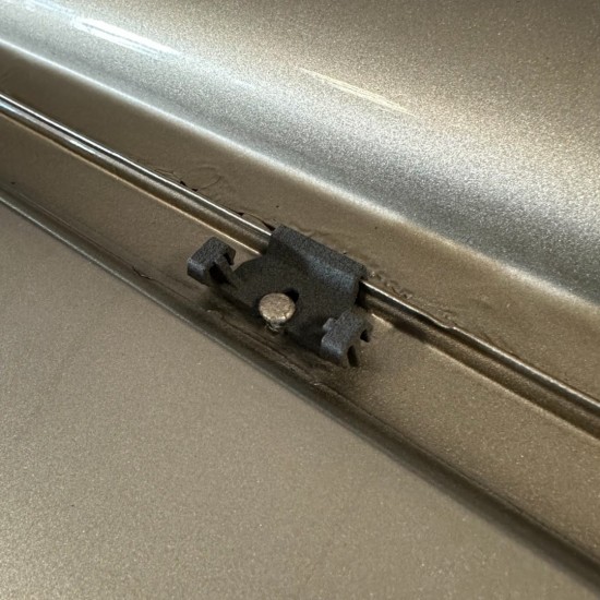 Bevestigingen clips dakstrips laadruimte - Volkswagen Caddy MK2