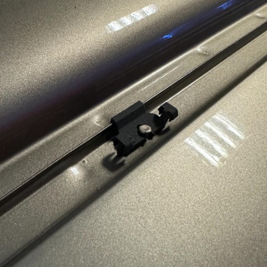 Bevestigingen clips dakstrips laadruimte - Volkswagen Caddy MK2