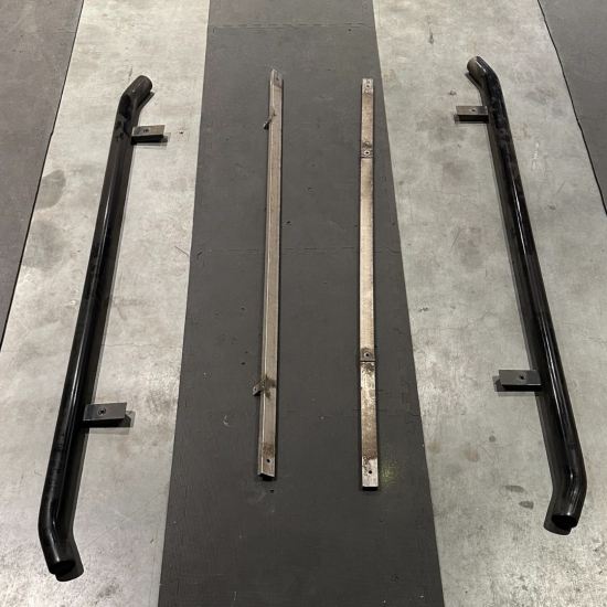 Set Aluminium Hoogglans Zwarte Sidebars - Volkswagen Caddy