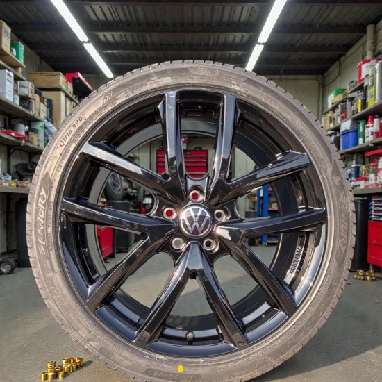 Set DCW19HZ 5x112 Hoogglans Zwart - Volkswagen Caddy