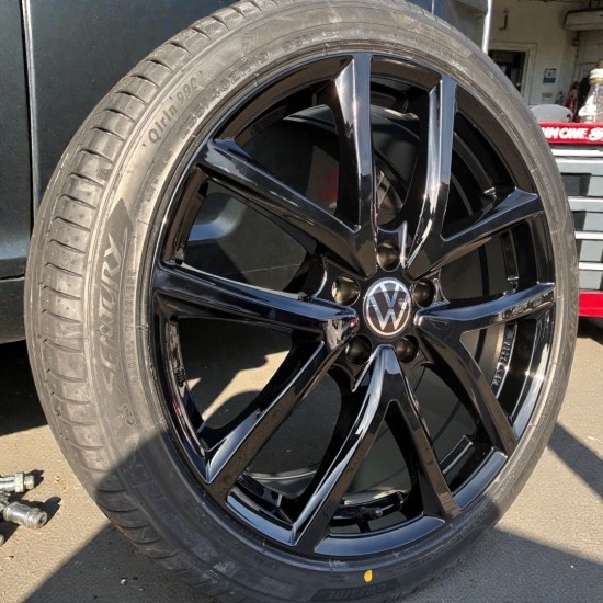 Set DCW19HZ 5x112 Hoogglans Zwart - Volkswagen Caddy